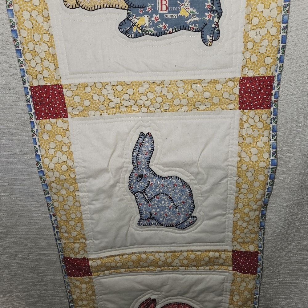 handmade quilted wall hanging table runner Easter rabbits farm - Picture 4 of 9